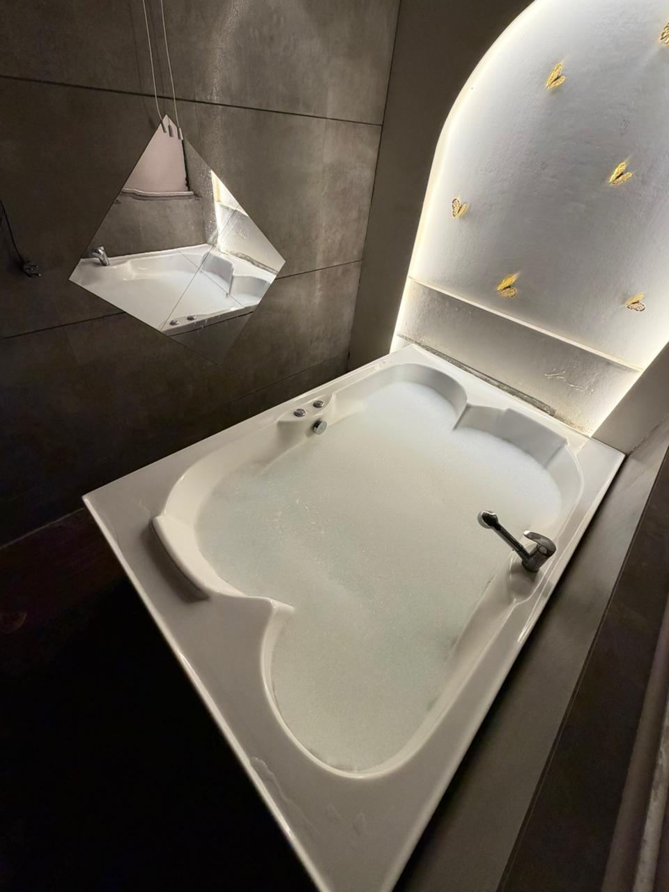 Jacuzzi bath